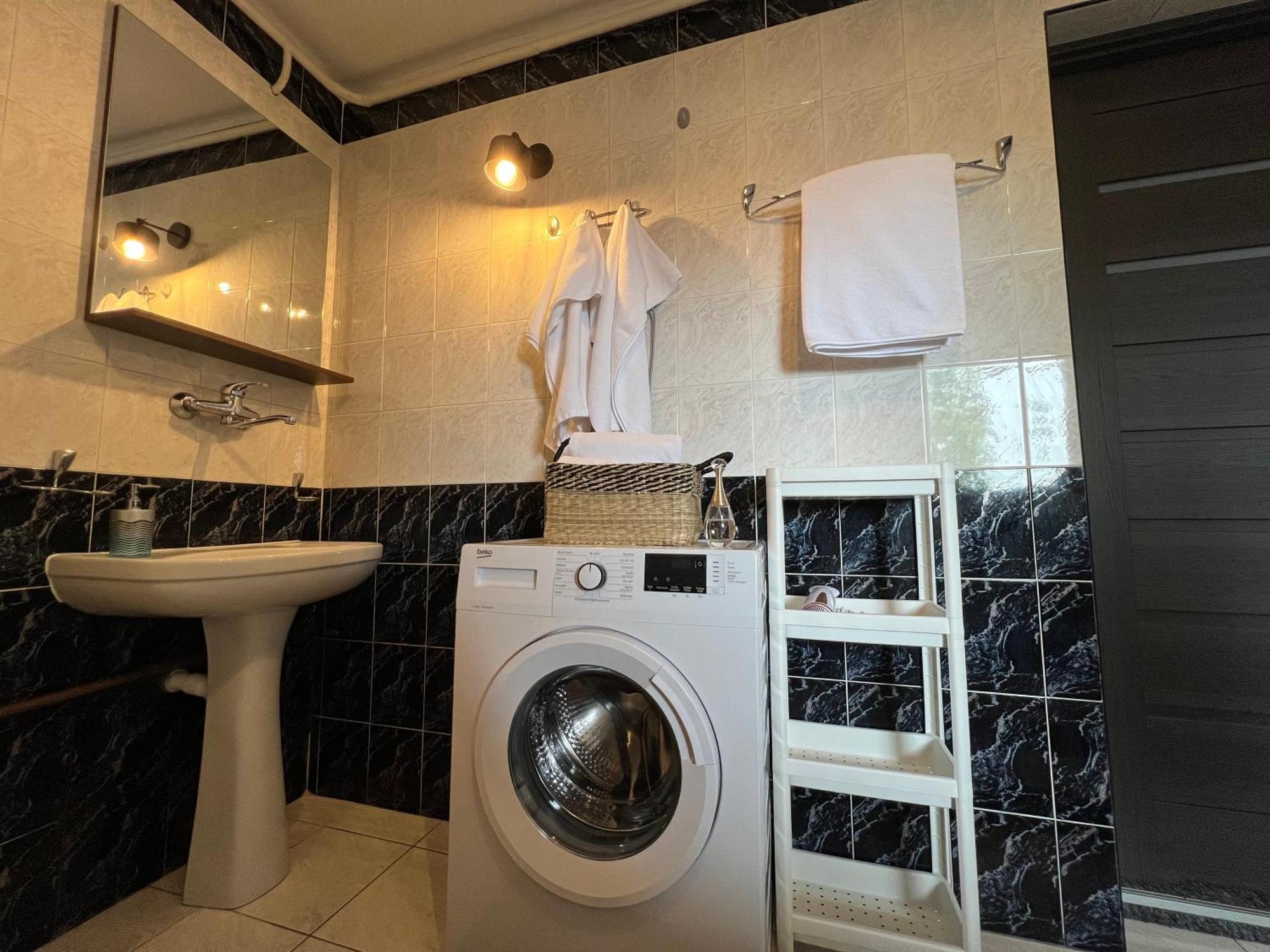 Apartamenty Romano Rzeszów Exteriör bild